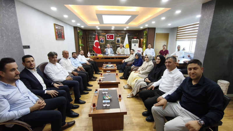 MUSTAFA ŞEN’DEN AK PARTİ BATMAN İL BAŞKANLIĞI’NA ZİYARET