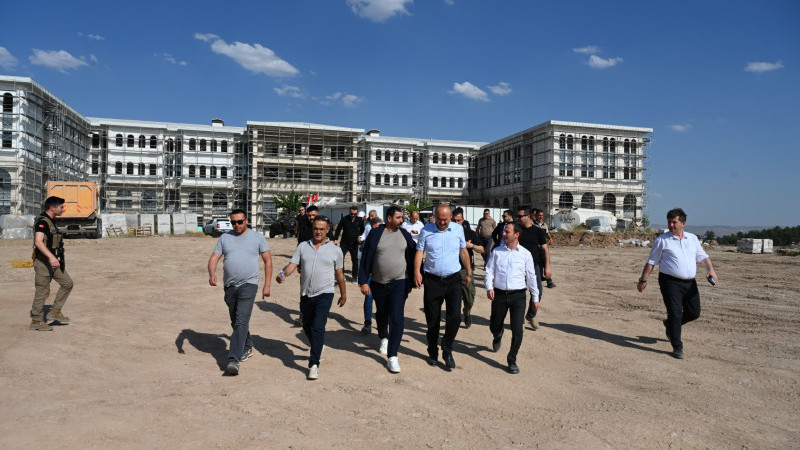 CANALP'TEN HÜKÜMET KONAĞI MESAİSİ