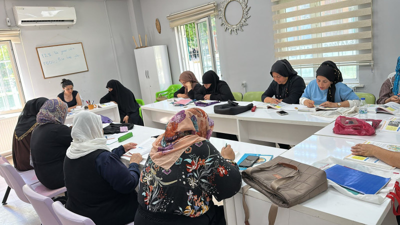 KADINLAR HAYATA DAHA GÜÇLÜ KATILIYOR