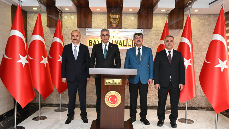 Bakan Memişoğlu, Batman'da devam eden sağlık projelerini inceledi