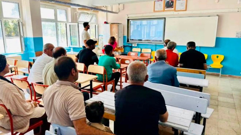 KOCALAR'DA TOPRAKSIZ TARIM KURSU