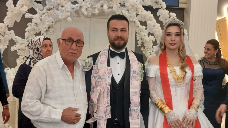 YILDIRIM VE SEVİK AİLESİNİN MUTLU GÜNÜ