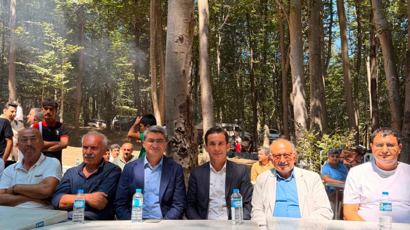 EKMEN: BARIŞ SÜRECİNİN ARDINDAN DEMOKRATİKLEŞME HIZ KAZANMALI 