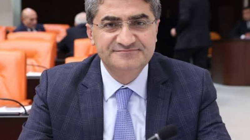 EKMEN'DEN BAKANLIĞA ''744 GÜN'' TEPKİSİ