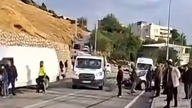 ZİNCİRLEME KAZA : 3 YARALI