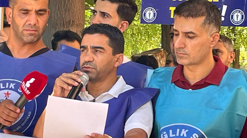 YETERSİZ TEKLİFE HAYIR! SAĞLIK-SEN MEYDANLARDA