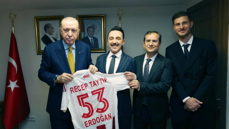 ŞAMPİYON PETROLSPOR’DAN ERDOĞAN’A ÖZEL ZİYARET