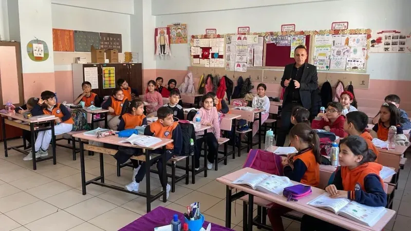 İŞKUR’DAN ÖĞRENCİLERE MESLEK REHBERLİĞİ SEMİNERLERİ