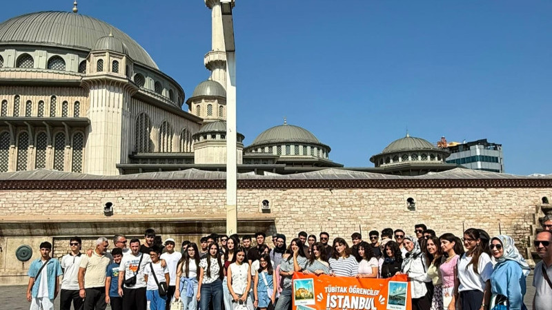 BATMANLI ÖĞRENCİLER İSTANBUL'U KEŞFEDİYOR